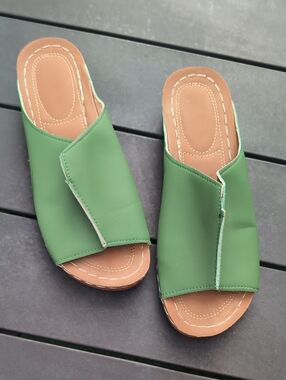 Green Slide Sandals for Women - Comfortable Casual Slip-Ons Size 9 -9.5